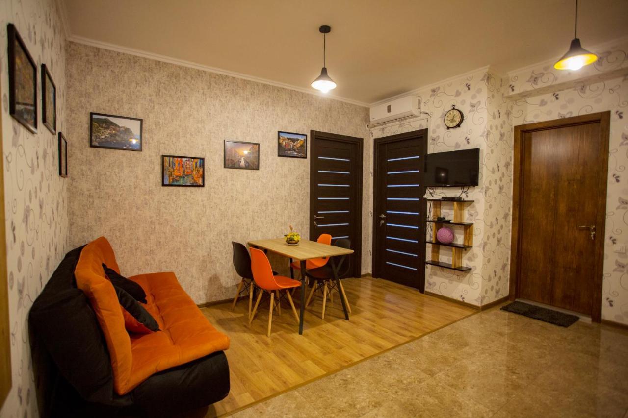 Apartment Art Django Old Avlabari Tbilisi Exteriör bild