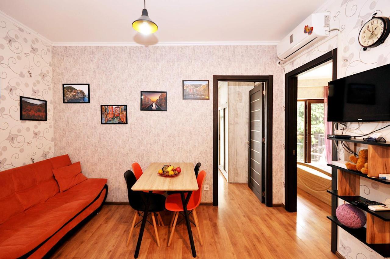 Apartment Art Django Old Avlabari Tbilisi Exteriör bild